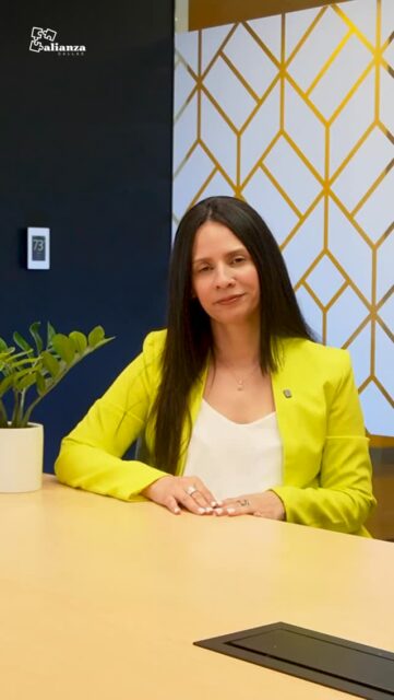 ¿Se puede empezar de cero y construir un patrimonio real en este país? La respuesta es un rotundo SÍ. ✨
En esta reveladora entrevista, la paralegal y educadora financiera Karla Núñez nos comparte su poderosa perspectiva sobre la reinvención, el valor de la educación y el impacto de la comunidad latina en EE. UU. 💼🌱
Como parte del movimiento de Alianza Dallas —que tiene la ambiciosa meta de educar financieramente a 30 millones de familias para el 2030—, Karla nos recuerda que no estamos solos en este camino y que el conocimiento es la herramienta más fuerte para derribar el miedo.
“El conocimiento es poder, pero ponerlo en práctica es supremo”. Una conversación imperdible para todo aquel que busca un norte y quiere ser el pilar de su hogar. 🏢🇺🇸
Si quieres recibir más consejos de educación financiera, herramientas de organización y guía legal, sigue a @karlanunez.finanzas . ¡El camino hacia tu patrimonio empieza con la información correcta! 🚀
💬 ¿Qué te pareció el mensaje de Karla? Te leemos en los comentarios.